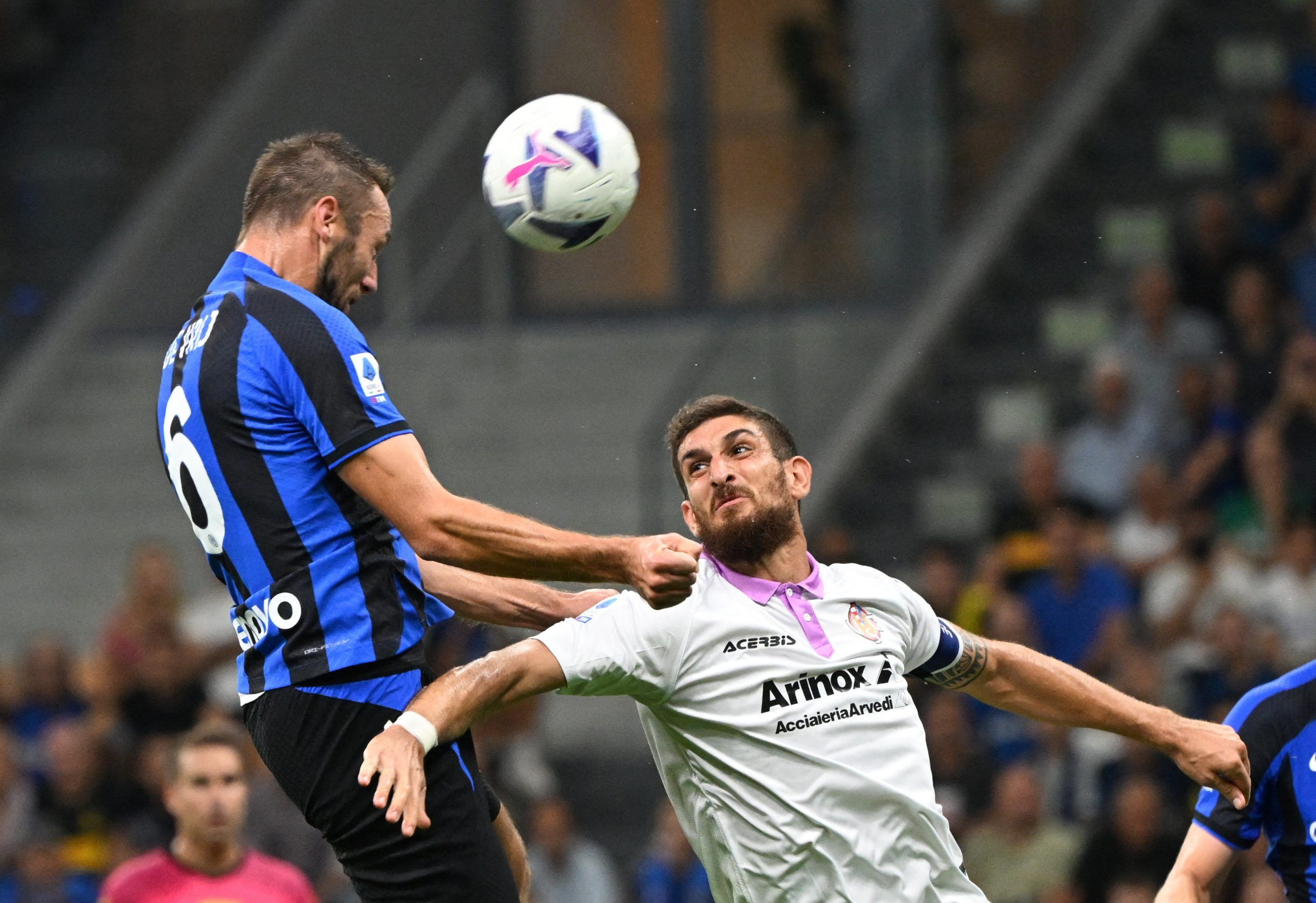 Newcastle United: Magpies fighting for Stefan de Vrij -Newcastle United News