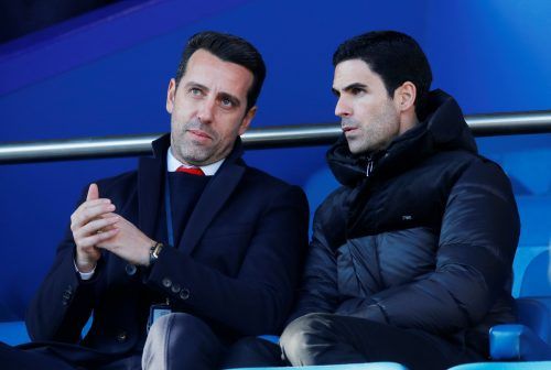 Edu-and-Mikel-Arteta-watching-on-for-Arsenal