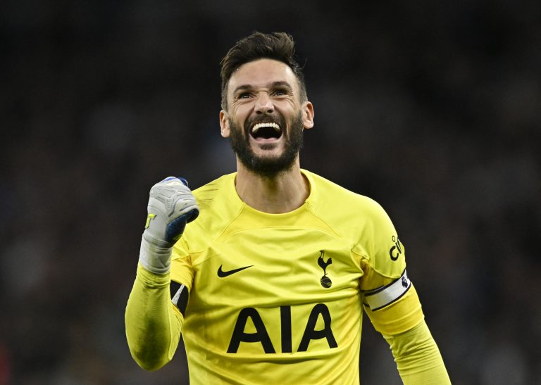 Hugo-Lloris-celebrates-for-Tottenham-Hotspur