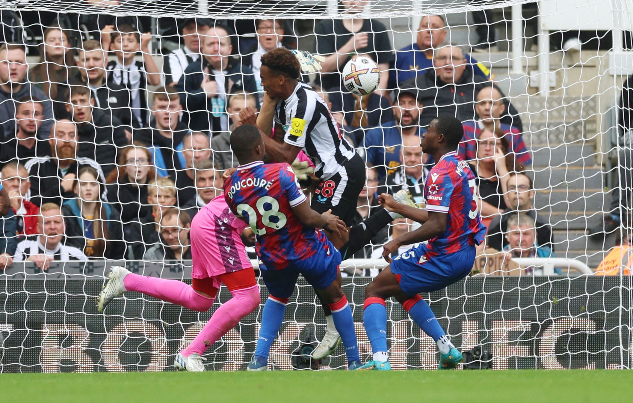 Newcastle: Paul Robinson backs PGMOL decision after Magpies incident -Newcastle United News