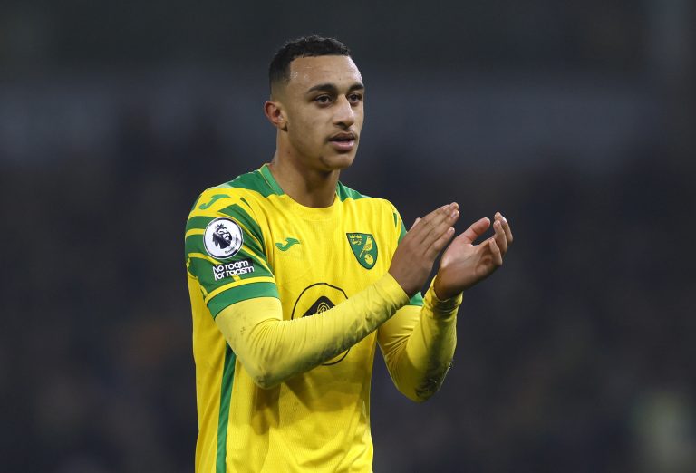 Adam-Idah-applauds-Norwich-fans