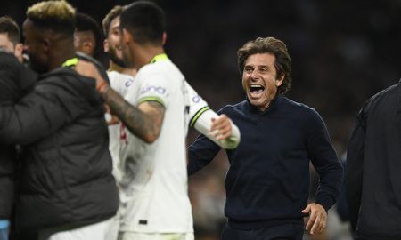 Antonio-Conte-celebrates-for-Tottenham