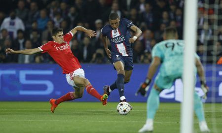 Antonio-Silva-in-action-for-Benfica