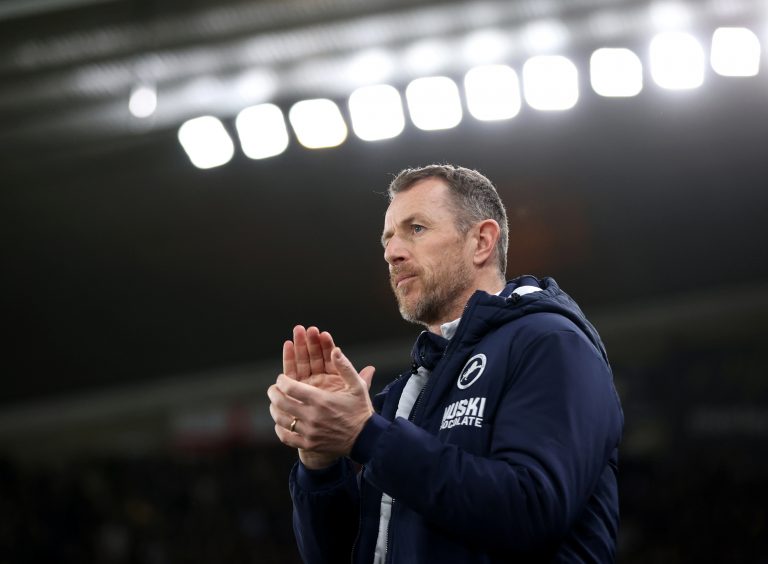 Gary-Rowett-applauds-Millwall-fans