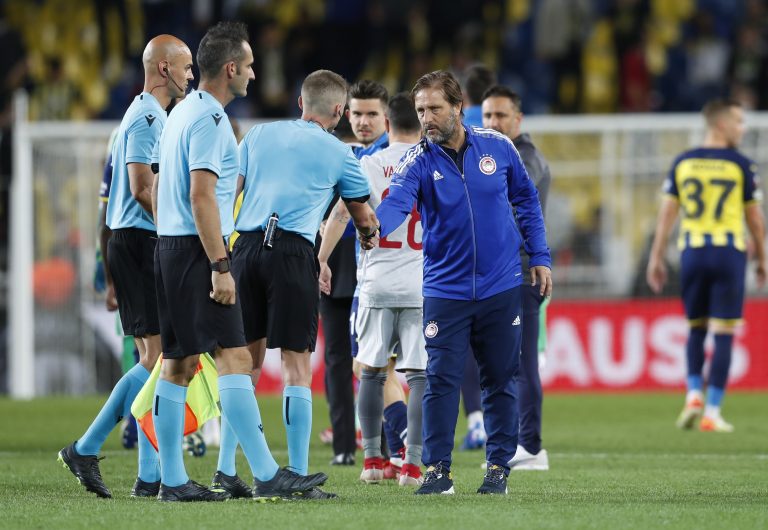 Pedro-Martins-shaking-hands-with-the-referee