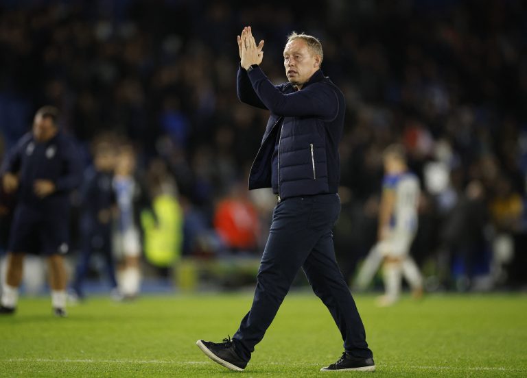 Steve-Cooper-applauds-Nottingham-Forest-fans