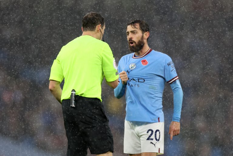 Manchester City offer new contract to Bernardo Silva