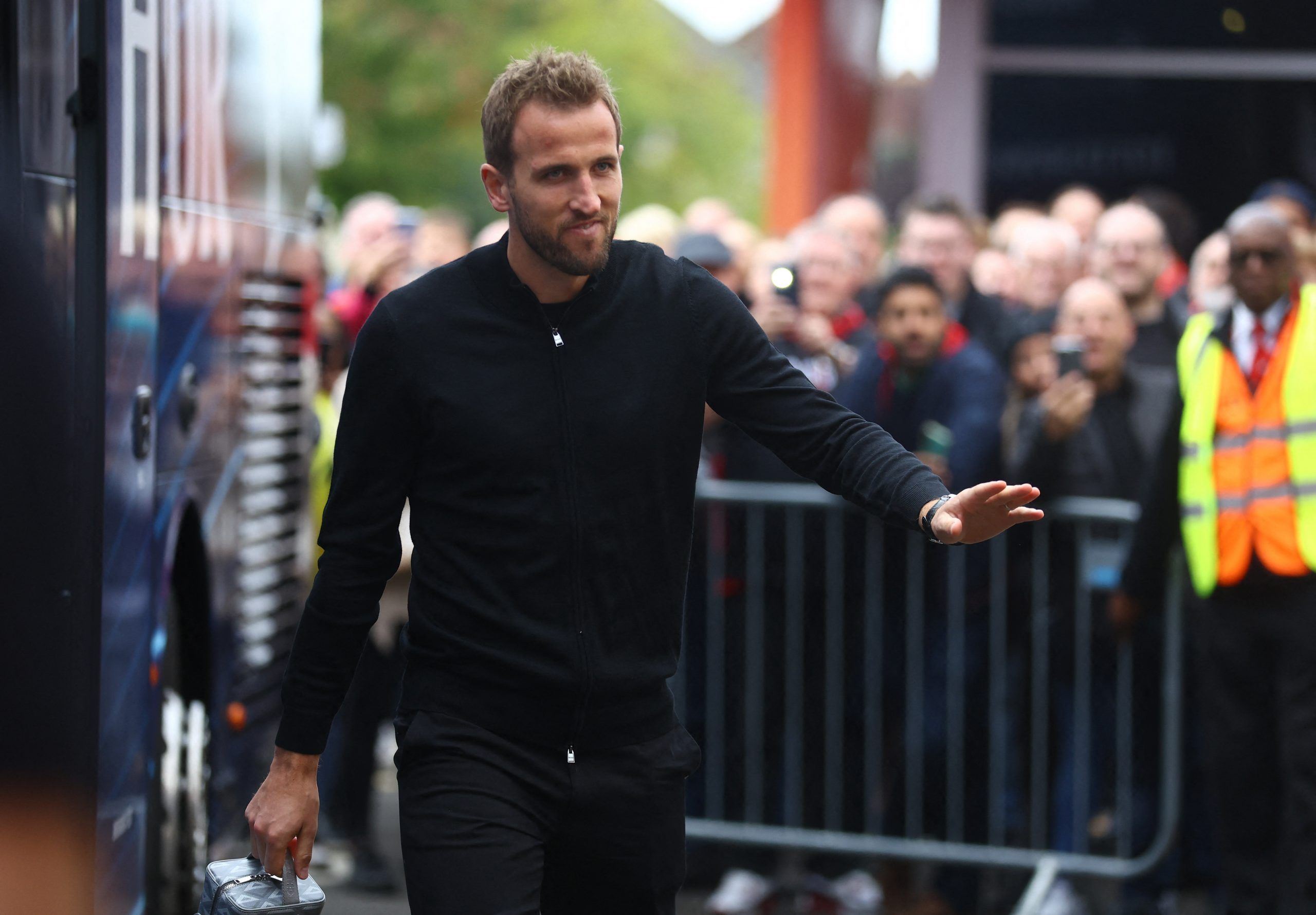 Tottenham: Alasdair Gold claims Harry Kane open to extending his contract on the right terms -Podcasts