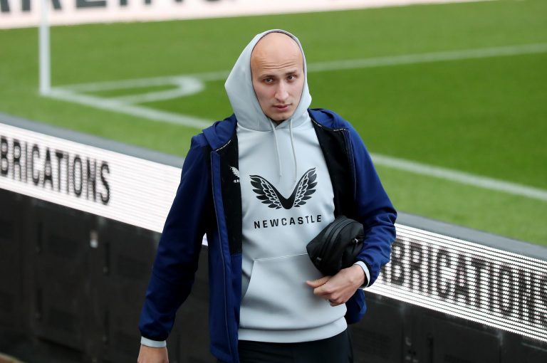 Newcastle United: Jonjo Shelvey one-year contract extension not activated
