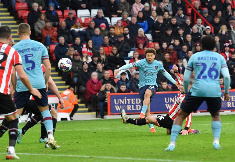 Burnley: Journalist hails Manuel Benson’s performance vs Sheffield United