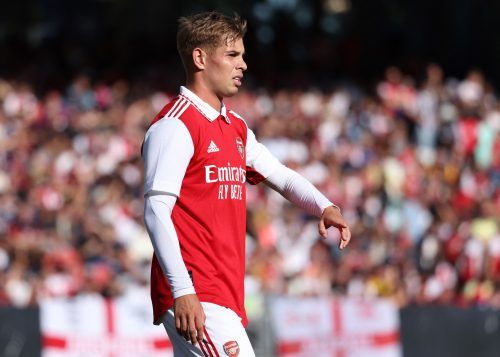 Emile-Smith-Rowe-in-action-for-Arsenal