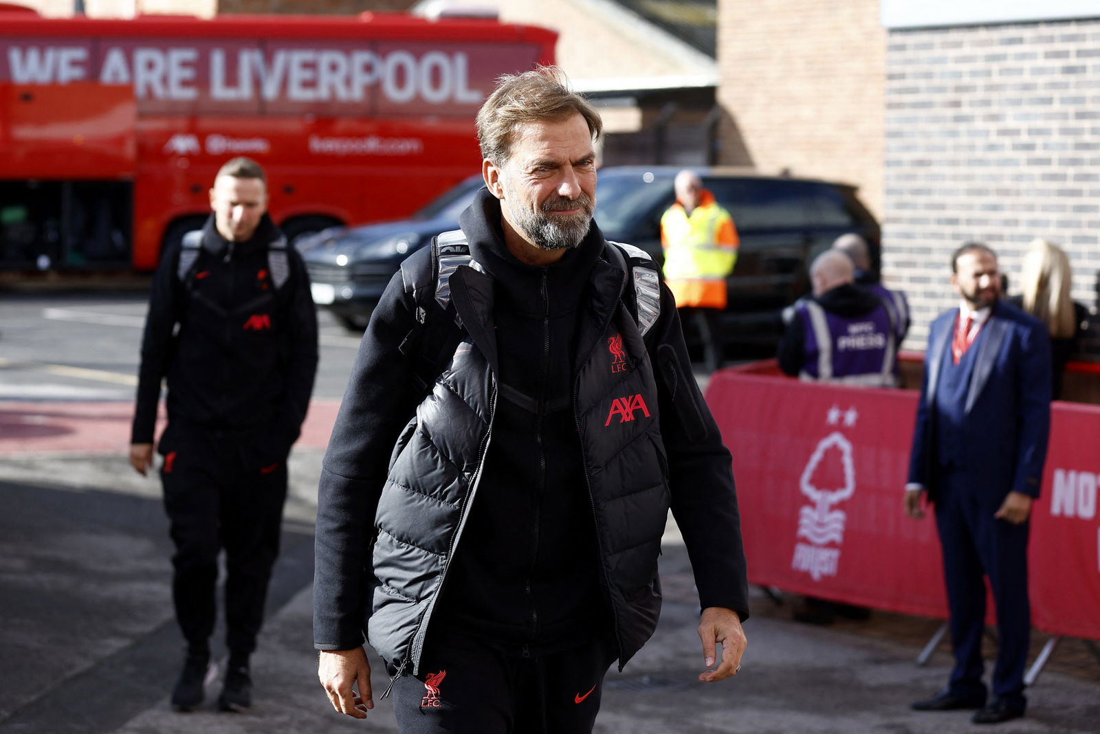 Jurgen-Klopp-arriving-before-the-game-for-Liverpool