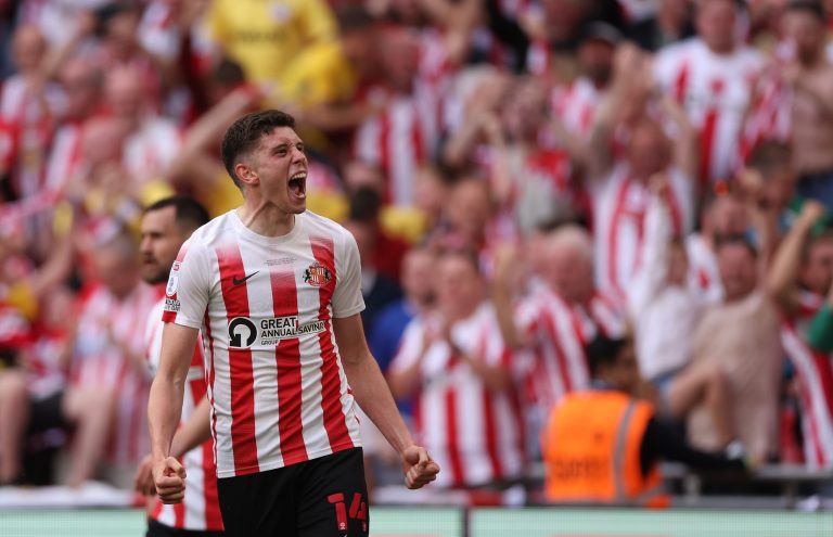 Ross-Stewart-celebrates-scoring-for-Sunderland