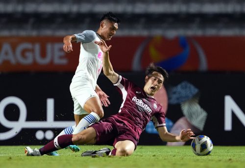 Yuki-Kobayashi-in-action-for-Vissel-Kobe