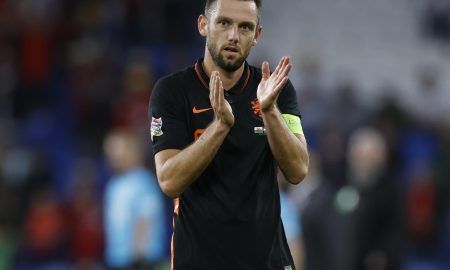 Netherlands' Stefan de Vrij applauds fans after the match