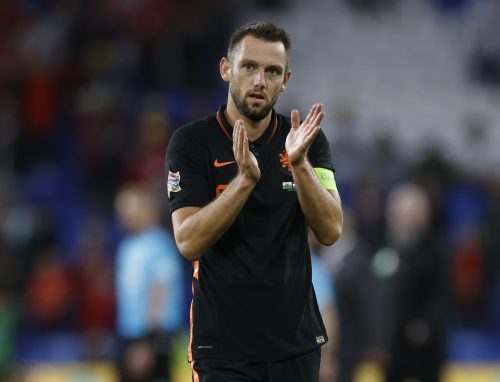 Netherlands' Stefan de Vrij applauds fans after the match