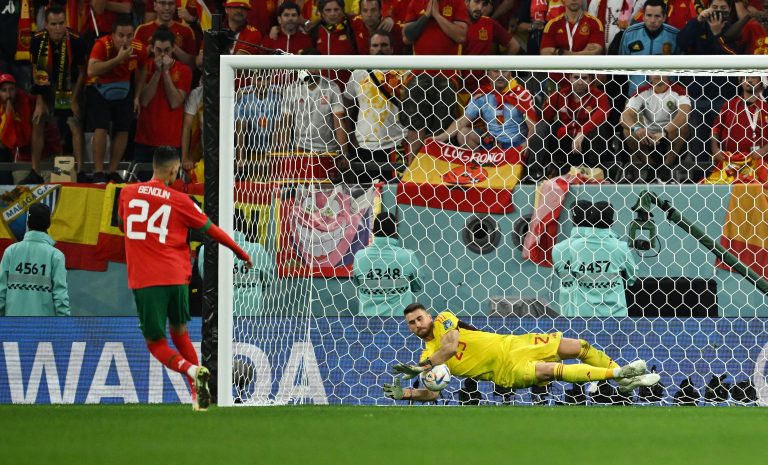 Manchester United: Red Devils keen on Unai Simon signing