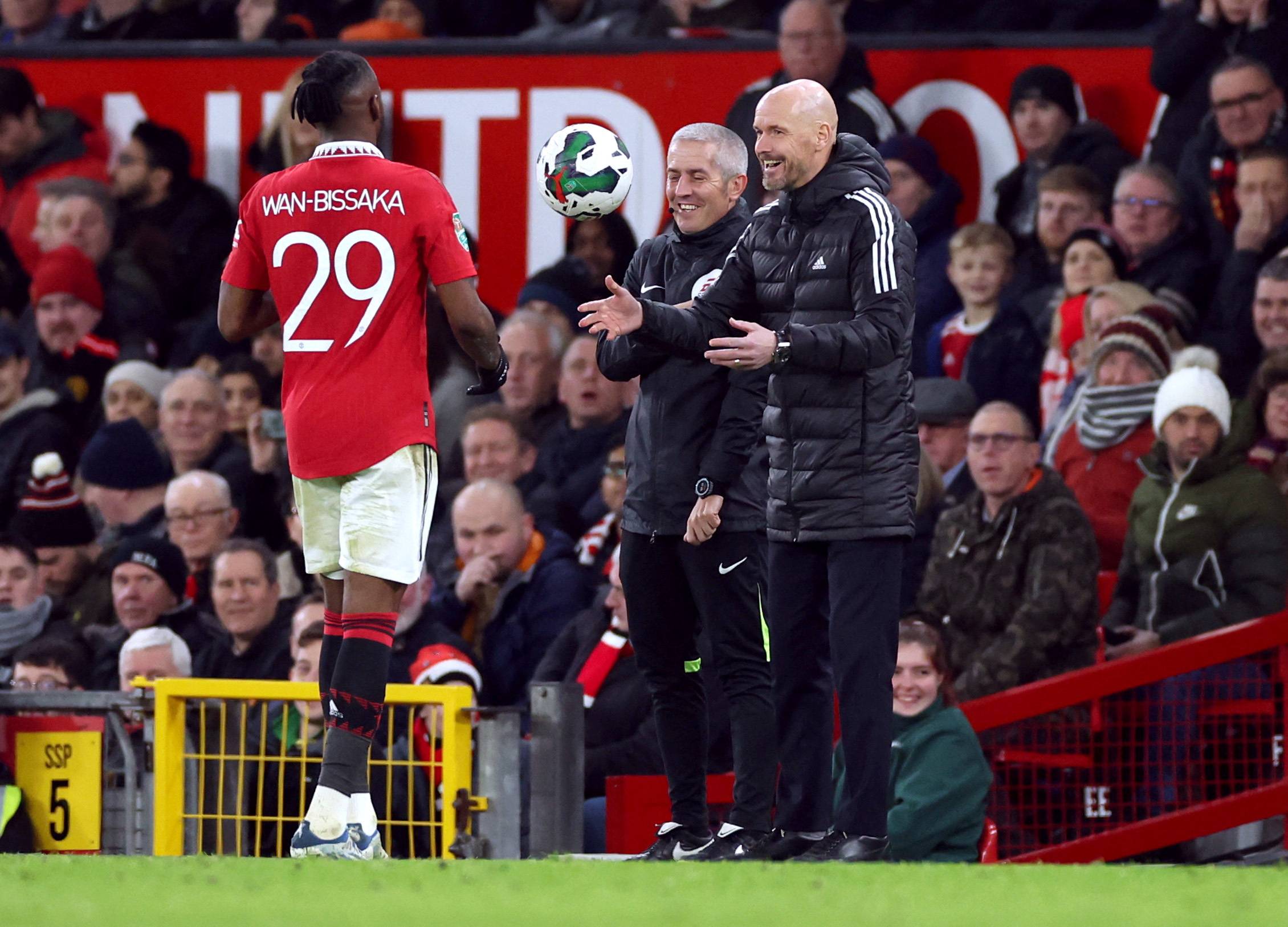 Manchester United: Aaron Wan-Bissaka could still leave - Follow up