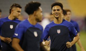 Antonee-Robinson-during-training-with-the-USA