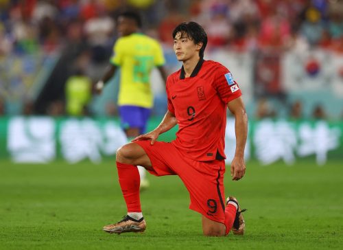 Cho-Gue-Sung-in-action-for-South-Korea