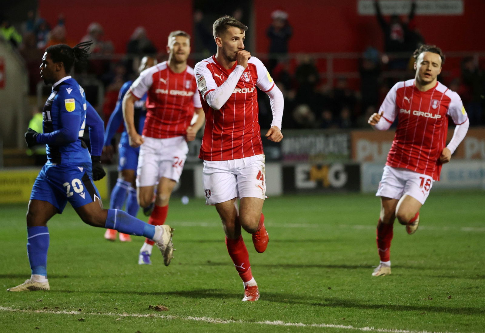 Dan-Barlaser-celebrates-scoring-for-Rotherham