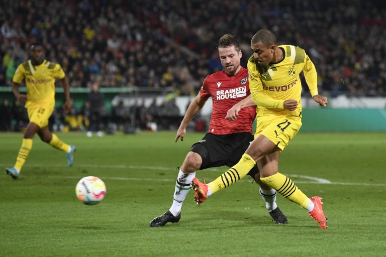 Tottenham: Journalist hints Spurs could sign Donyell Malen