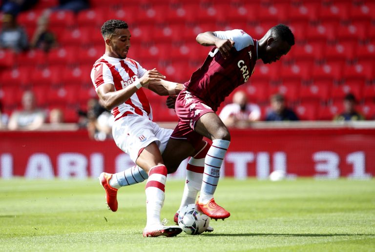 Lamare-Bogarde-in-action-for-Aston-Villa