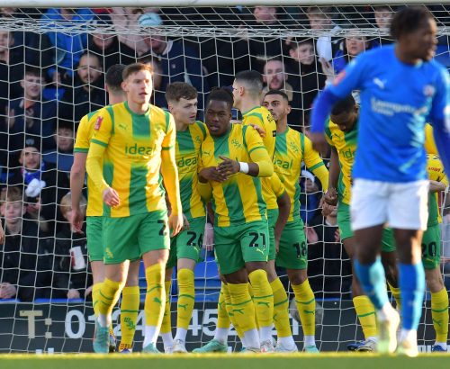 West Bromwich Albion's Brandon Thomas-Asante celebrates scoring their first goal with teammates