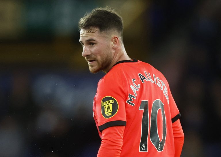 Alexis-Mac-Allister-in-action-for-Brighton