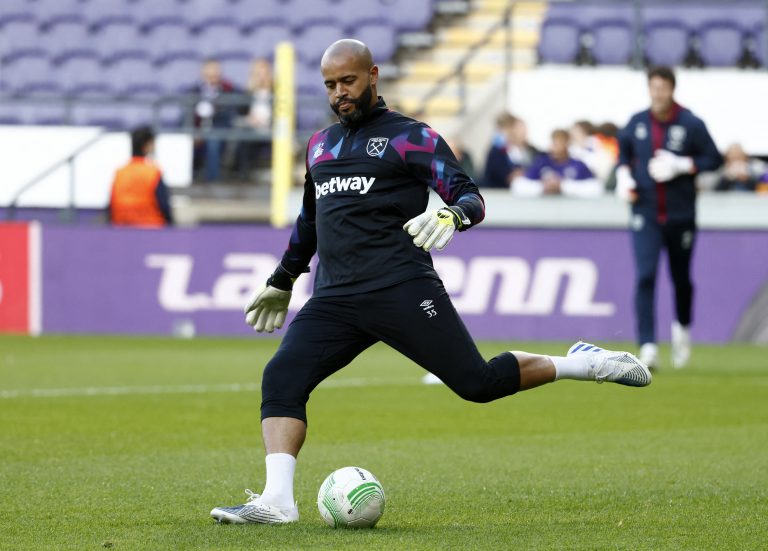 Darren-Randolph-during-a-warm-up-for-West-Ham