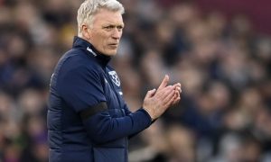 David-Moyes-applauds-the-West-Ham-fans