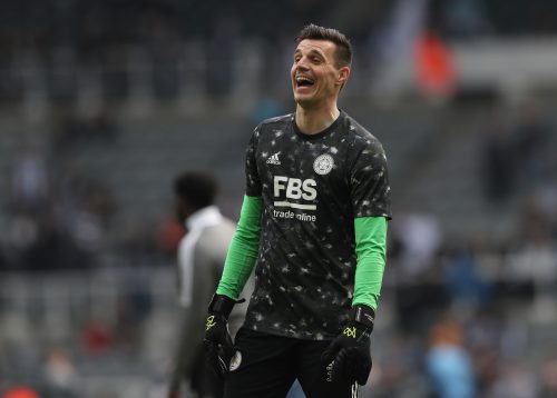 Eldin-Jakupovic-during-a-warm-up-for-former-side-Leicester