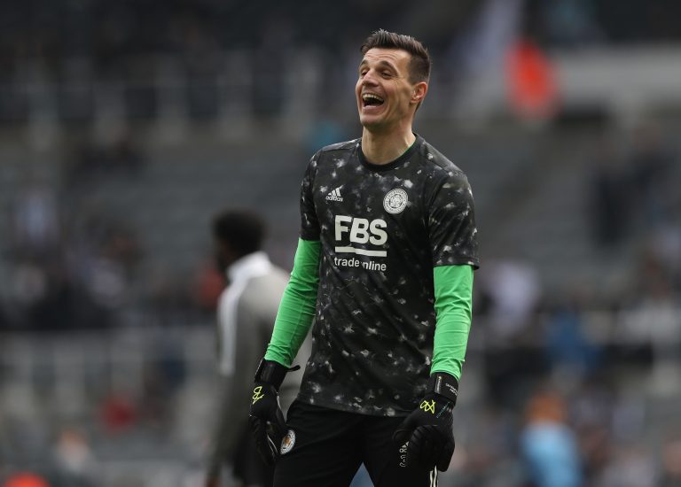 Eldin-Jakupovic-during-a-warm-up-for-former-side-Leicester