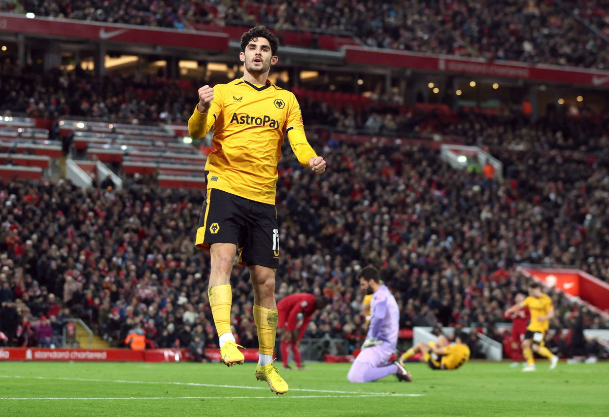 Wolves: Goncalo Guedes could 'maybe' leave this month - Premier League News