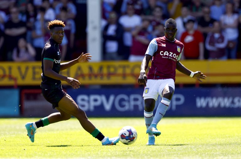 Marvelous-Nakamba-in-action-for-Aston-Villa