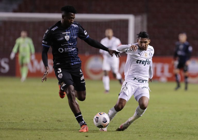 William-Pacho-in-action-for-former-side- Independiente-del-Valle