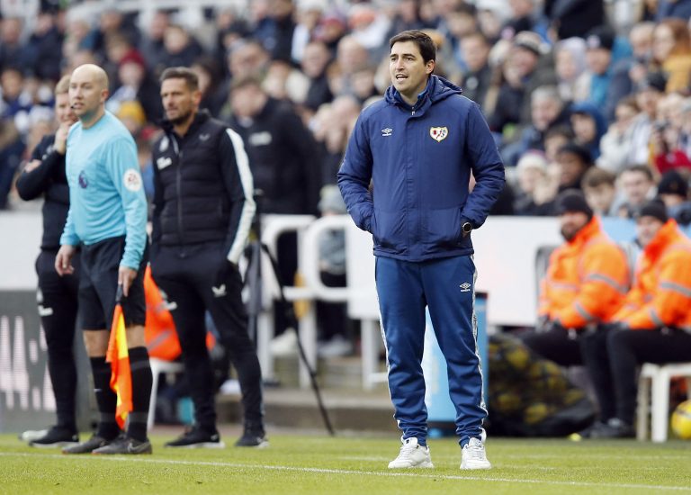 Andoni Iraola on the touchline