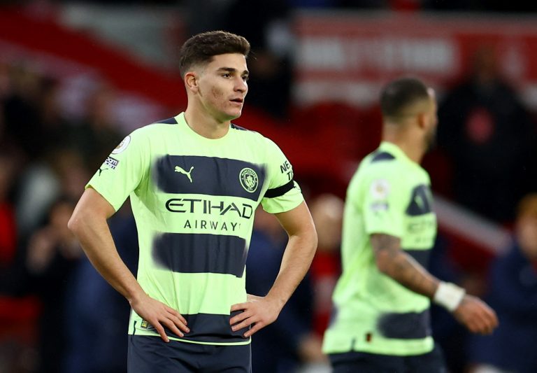 Manchester City planning Julian Alvarez contract talks