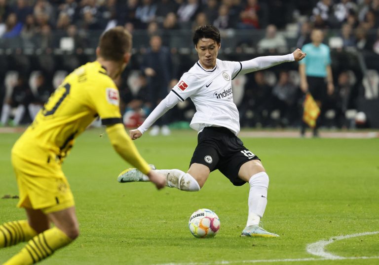 Daichi-Kamada-in-action-for-Eintracht-Frankfurt