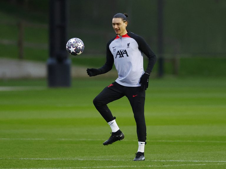 Darwin-Nunez-in-training-for-Liverpool
