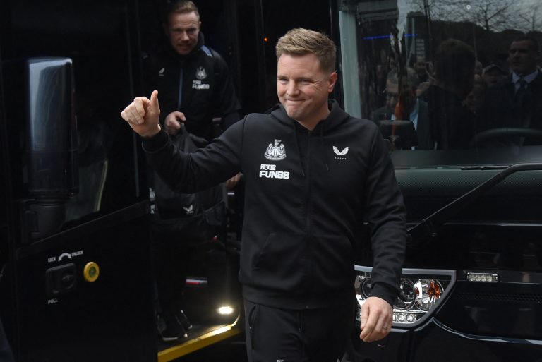 Eddie-Howe-arriving-before-the-game