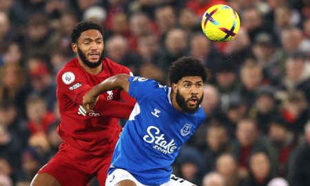 Ellis-Simms-in-action-for-Everton