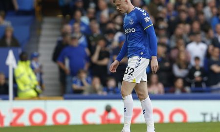 Jarrad-Branthwaite-in-action-for-Everton