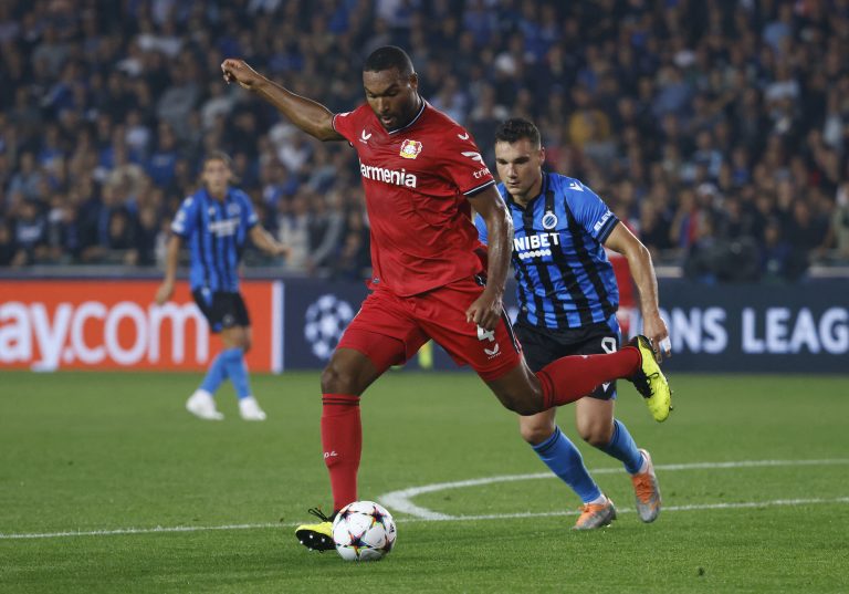 Jonathan-Tah-in-action-for-Bayer-Leverkusen