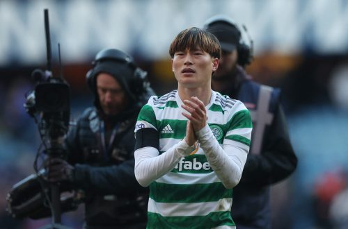 Kyogo-Furuhashi-applauds-the-Celtic-fans