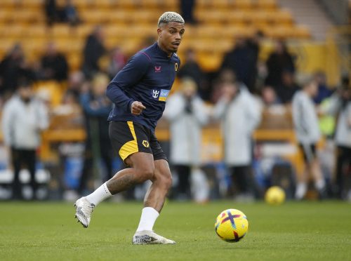 Mario-Lemina-during-a-warm-up-for-Wolves