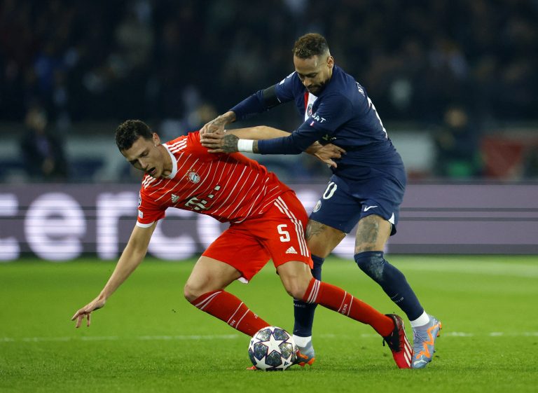 Neymar battles against Bayern Munich in the Champions League