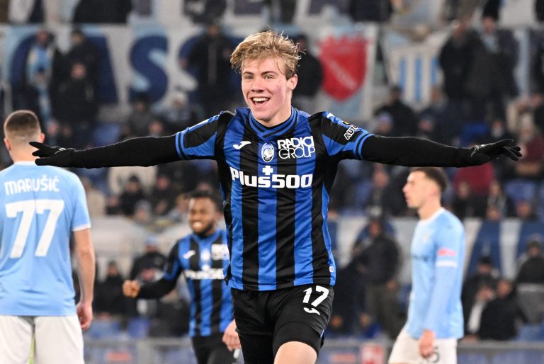Rasmus-Hojlund-celebrates-scoring-for-Atalanta