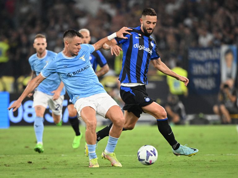 Roberto-Gagliardini-in-action-for-Inter-Milan