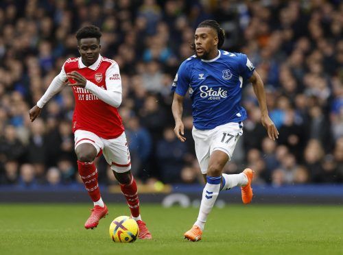 Alex-Iwobi-in-action-for-Everton